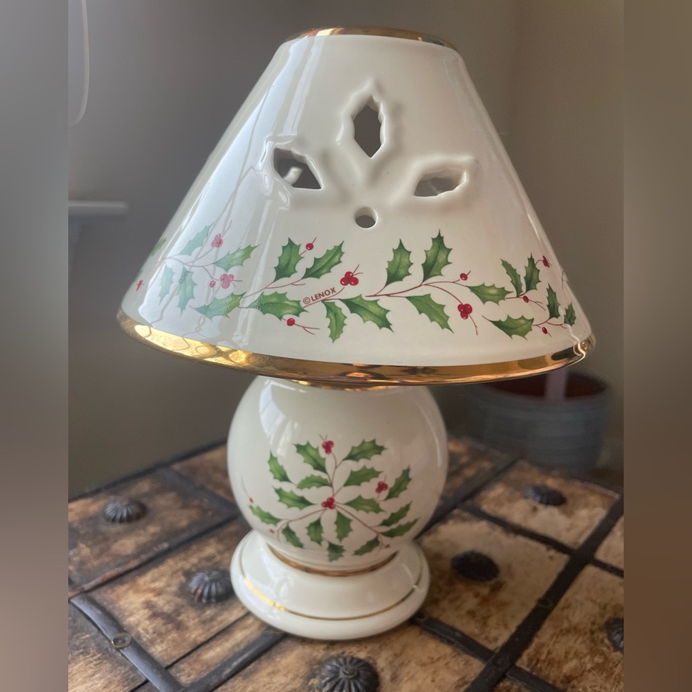 Vintage Lenox Holiday Tealight Votive Candle Lamp Christmas Holly Berry